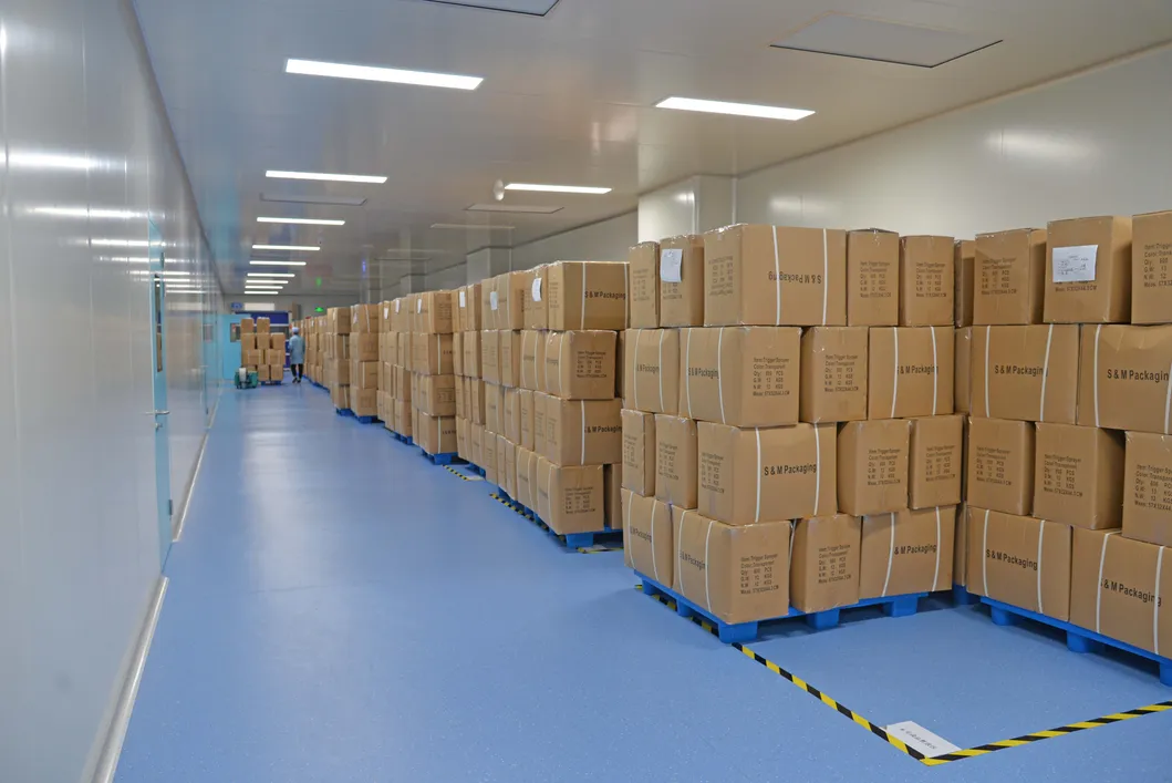 Gradient Color Industry Leading Glass Bottles for Alcohol Plastic Bottle