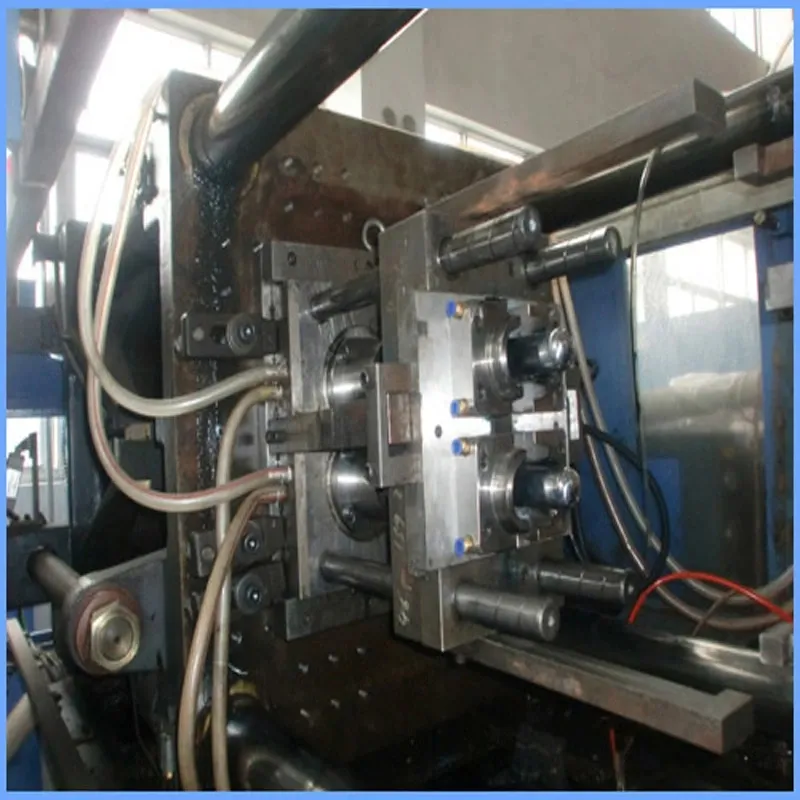 Screw and Press Neck Water Bottle 730g 20liter Pet Preform