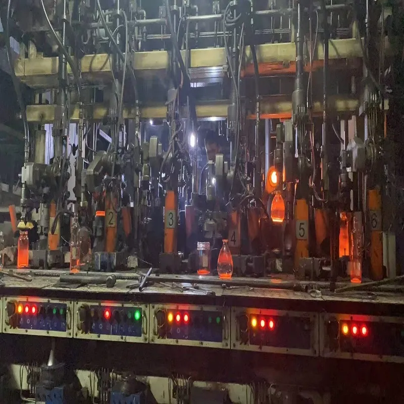 Stock Cheap Clear Glass Tabasco Bottle 155ml Hot Sauce Woozy Glass Bottle with Leak Proof Screw Cap and Insert