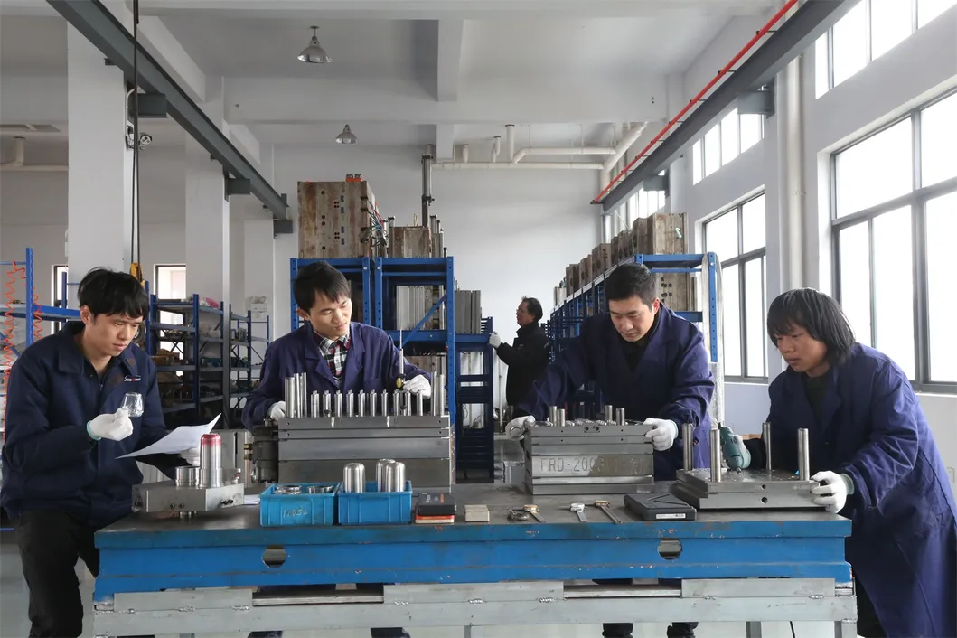 Wholesale 30ml 50ml 100ml Slik-Screen Printing Clear Serum Airless Bottle with Lotion Pump