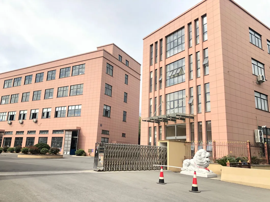 Wholesale 30ml 50ml 100ml Slik-Screen Printing Clear Serum Airless Bottle with Lotion Pump