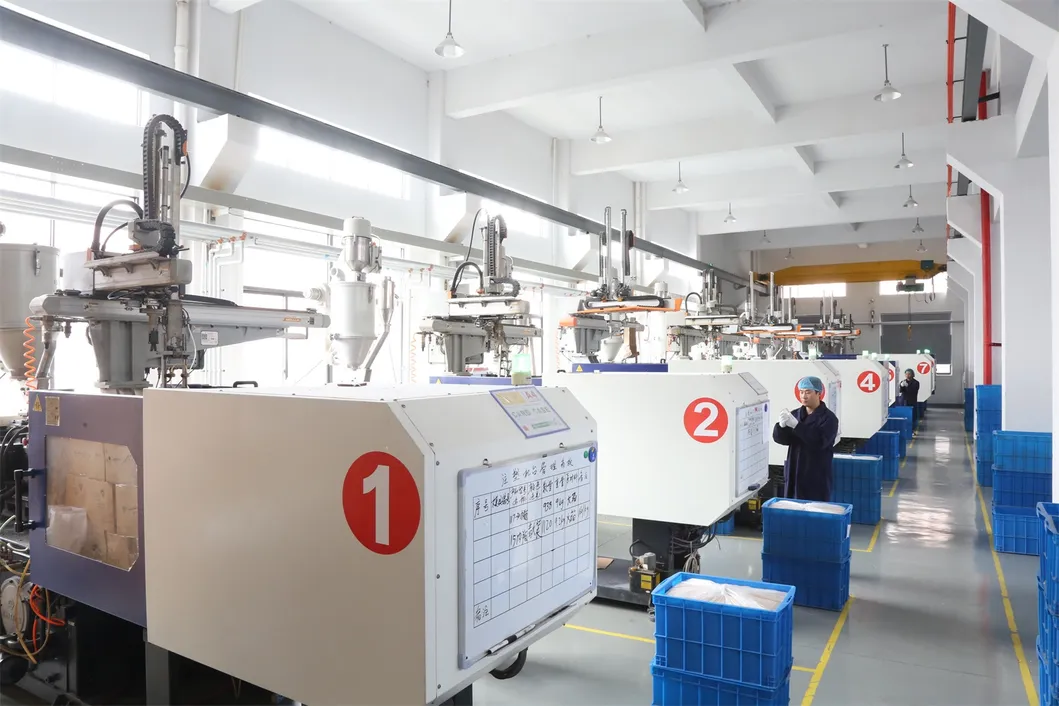 Wholesale 30ml 50ml 100ml Slik-Screen Printing Clear Serum Airless Bottle with Lotion Pump